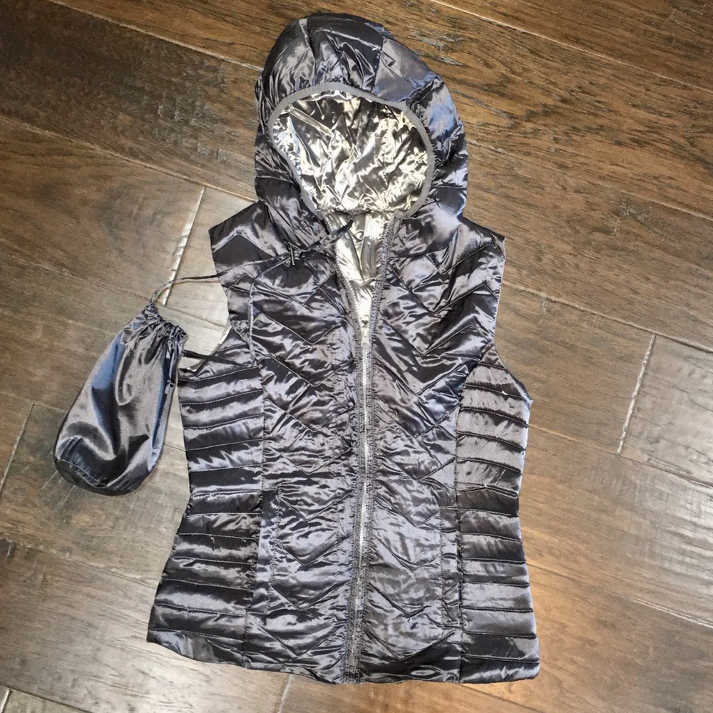 EUC Be by Blanc Noir, down hooded vest. Packable M